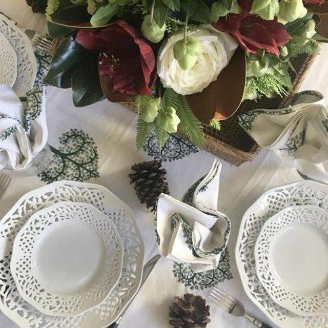 New - Pinecone Dinner Napkins - Set of 4