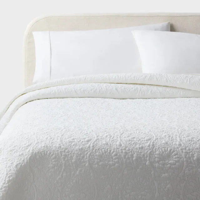 King Heirloom Floral Stitch Quilt White - Threshold™
