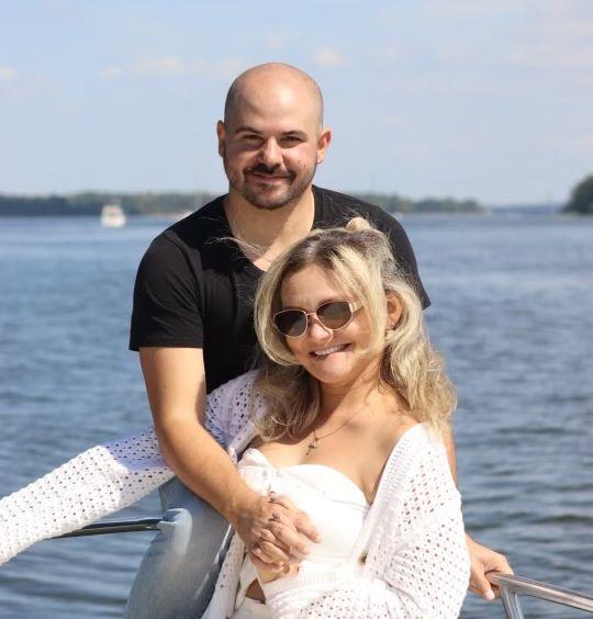 The Wedding Website of Michaela Burns and Francis Valecce