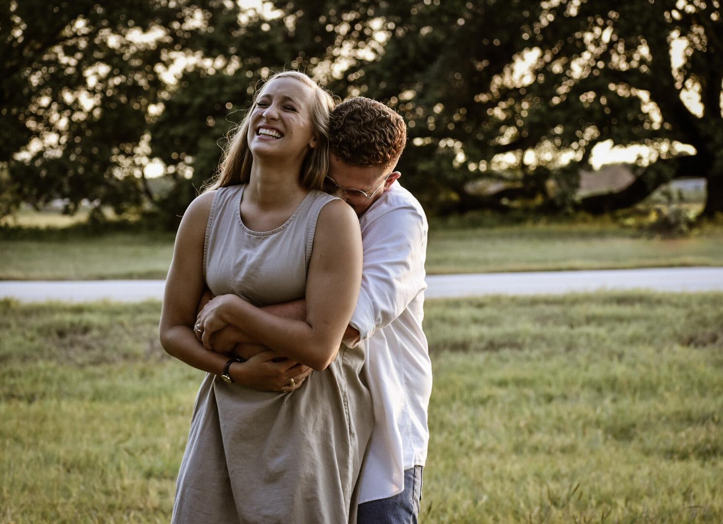 He squeezeded my ribs!