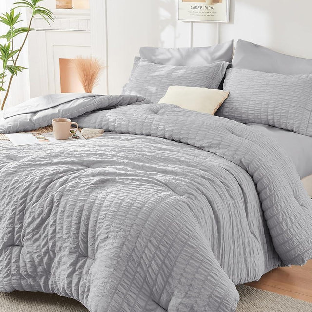 HYMOKEGE Light Grey Oversized Queen Comforter Set Seersucker 7 Pieces, All Season Luxury Bed in a Bag for Bedroom, Bedding Set with Comforter, Sheets, Pillowcases & Shams