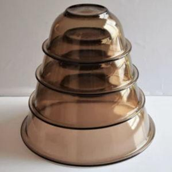 Set of 4 Vintage Pyrex Mixing Bowls