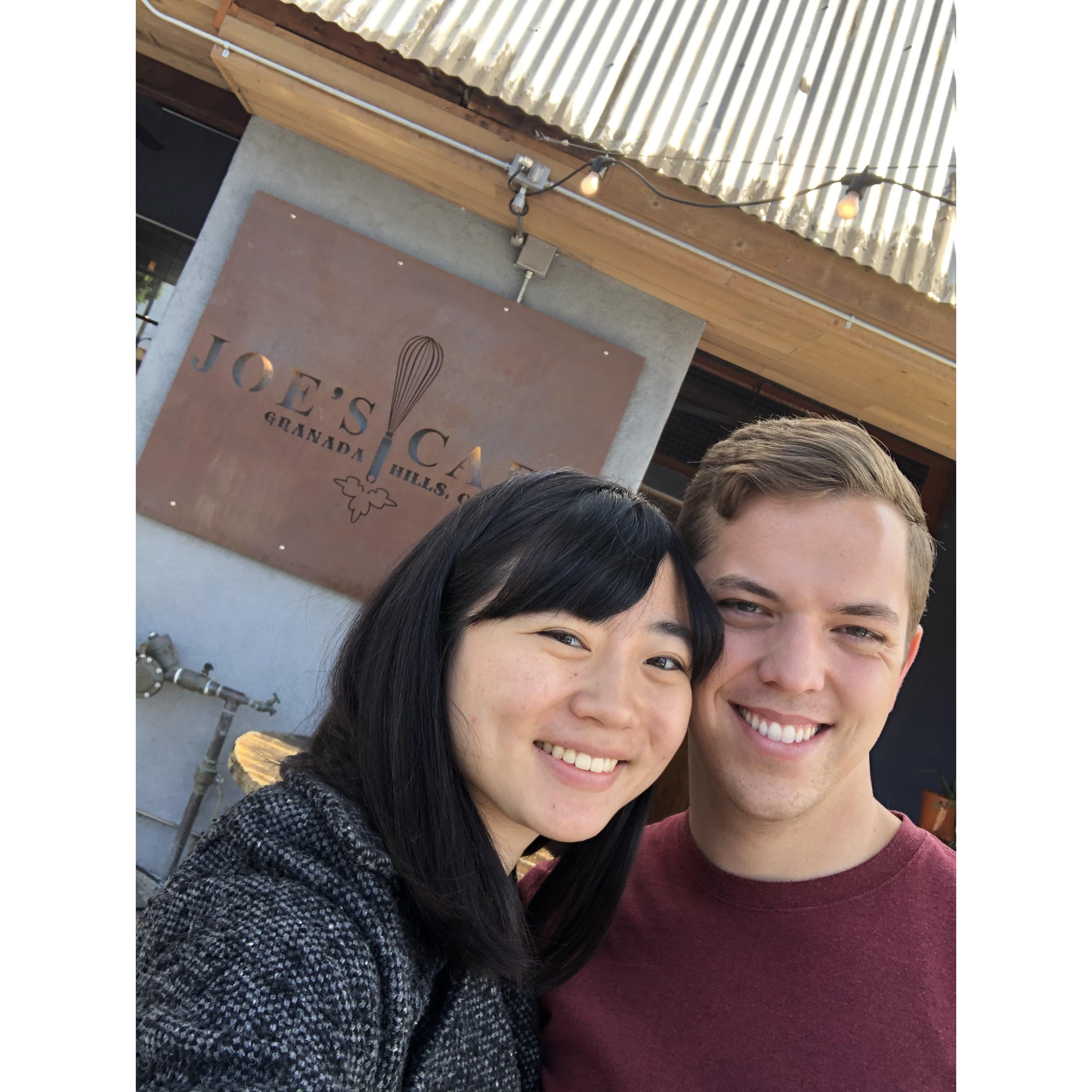 Brunch at Sydney's favorite local diner. Both Sydney and Peter are allergic to gluten and lactose intolerant, but that does not stop them from eating delicious food.