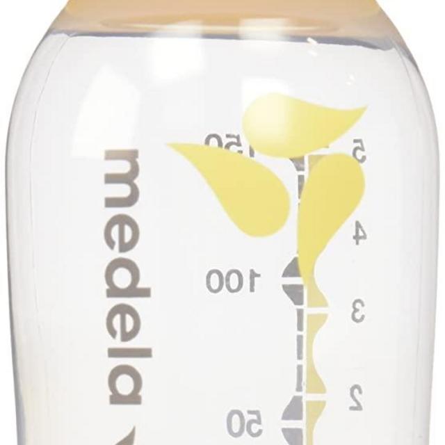 Medela Breast Milk Collection and Storage Bottles, 6 Pack, 5 Ounce Breastmilk Container, Compatible with Medela Breast Pumps and Made Without BPA