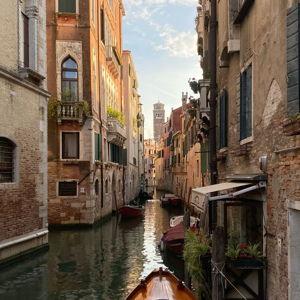 Honeymoon Hotel Fund