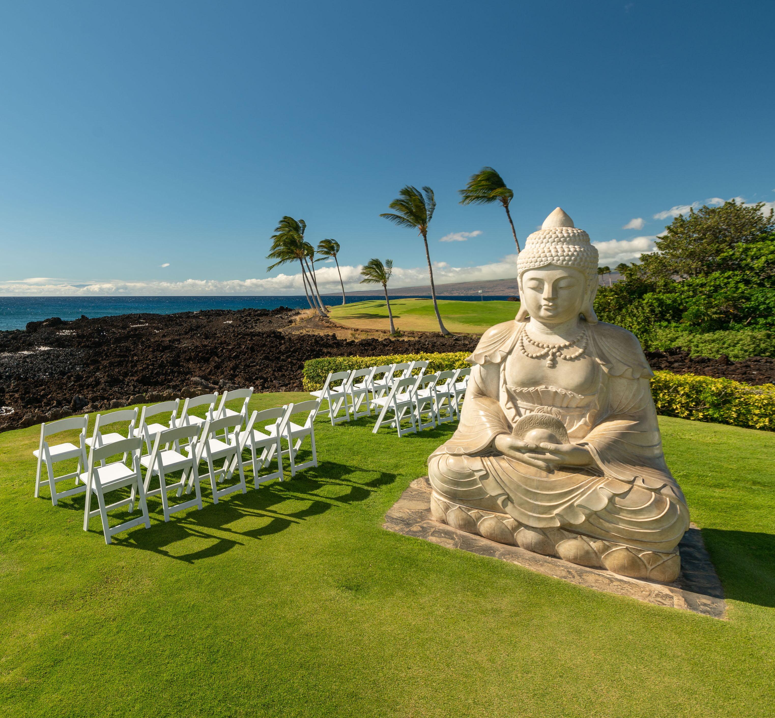 10 Intimate Wedding Venues on Oahu | Small Wedding Venues, image size:3046x2822