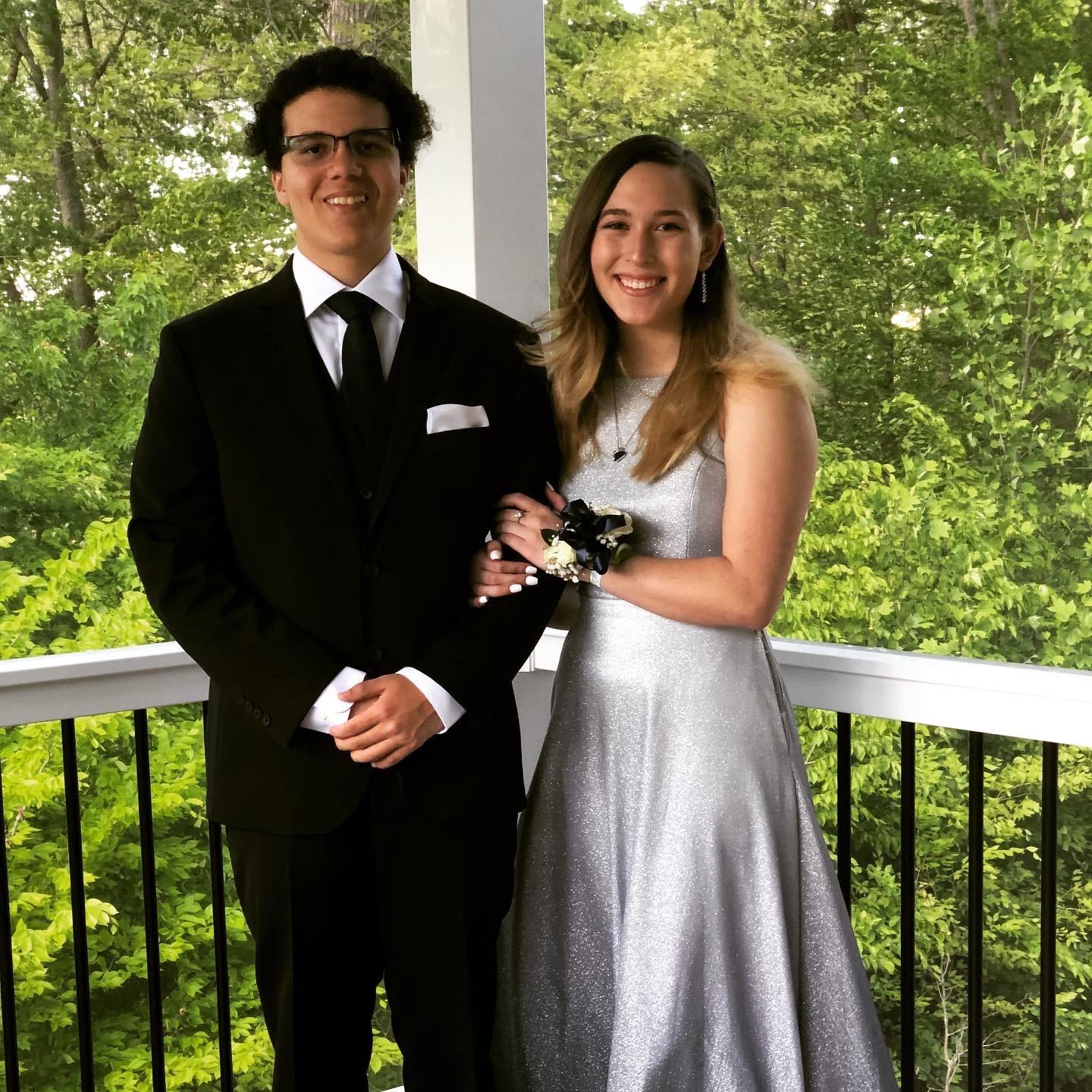 Extrav at FCS, their version of a prom, again no dancing. Basically you get fancy to go eat dinner, and listen to music, there were also prizes? Maybe not like prom at all but we looked good anyway 😂