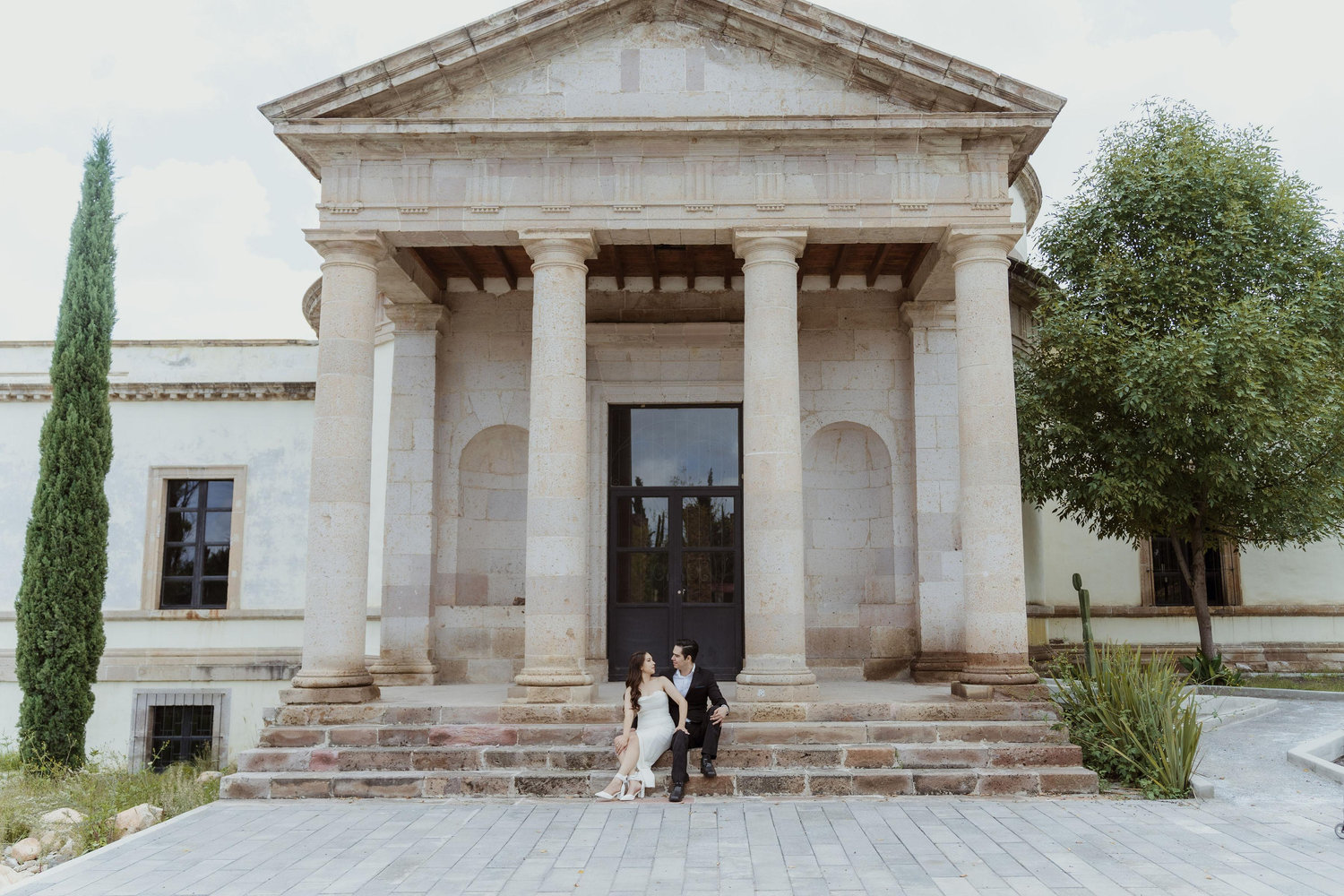 The Wedding Website of Elisa Castañeda Almaraz and Blas Jared Ordaz Sanchez