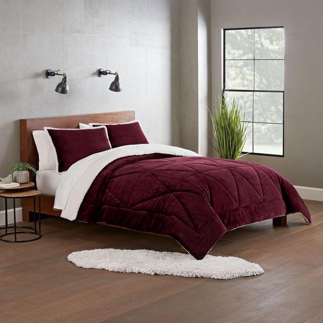 UGG® Avery 3-Piece Reversible King Comforter Set in Cabernet