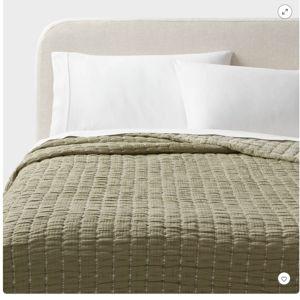 Yarn Dye Crinkle Grid Quilt - Threshold™ -MOSS GREEN