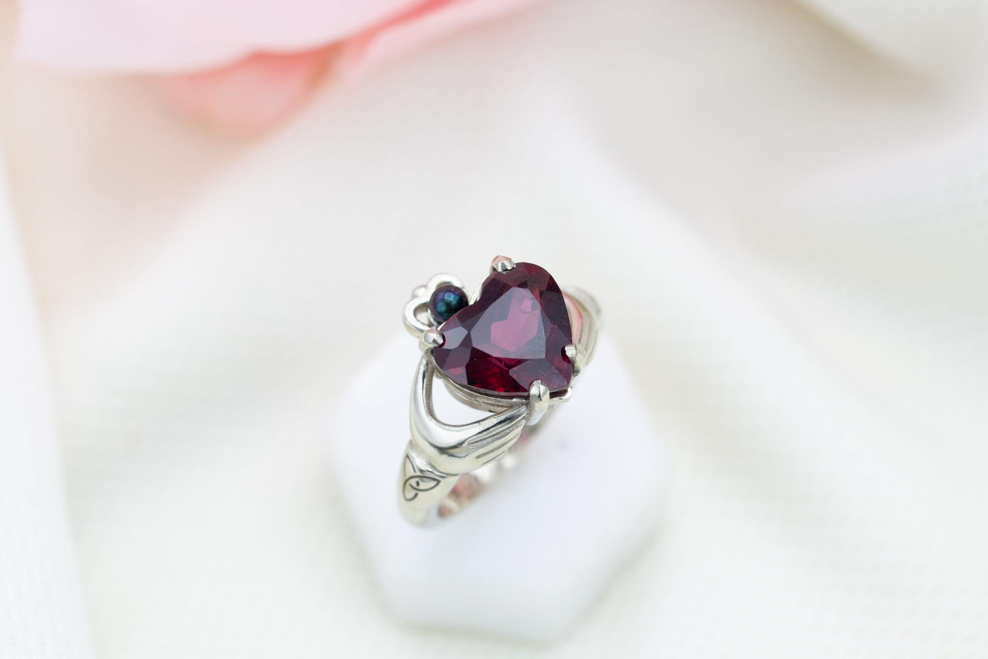 The Claddagh
The Heart represents Love
The Crown represents Loyalty
The Hands represent Friendship