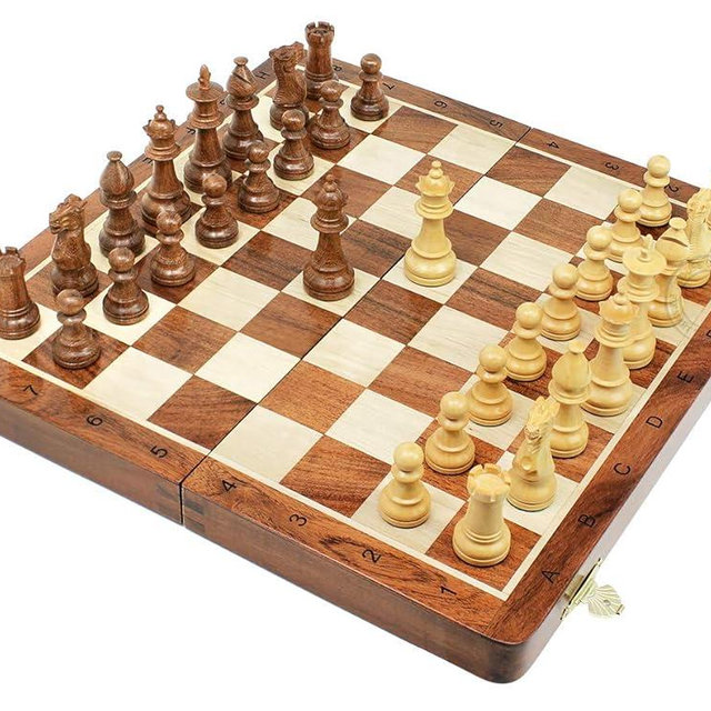 House of Chess - Victorian Staunton Golden Acacia Wood Chess Set - 14 x 14 Inches Wooden Folding Chess Board with Algebraic Notation - Wooden Chess Pieces with King Height 3 Inches + 2 Extra Queens