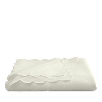 Matouk Savannah Gardens Tablecloth, 90" Round