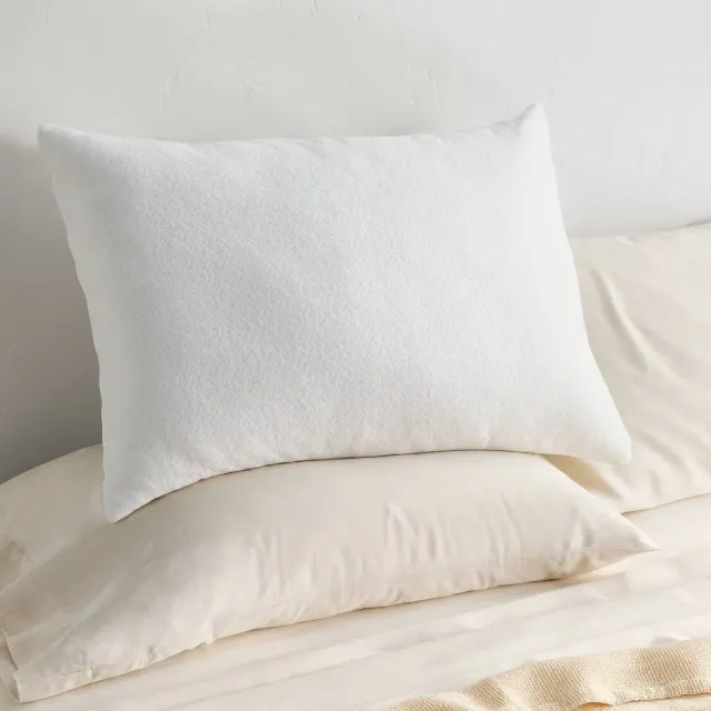 Standard/Queen Memory Foam & Down Alternative Firm Bed Pillow - Casaluna™