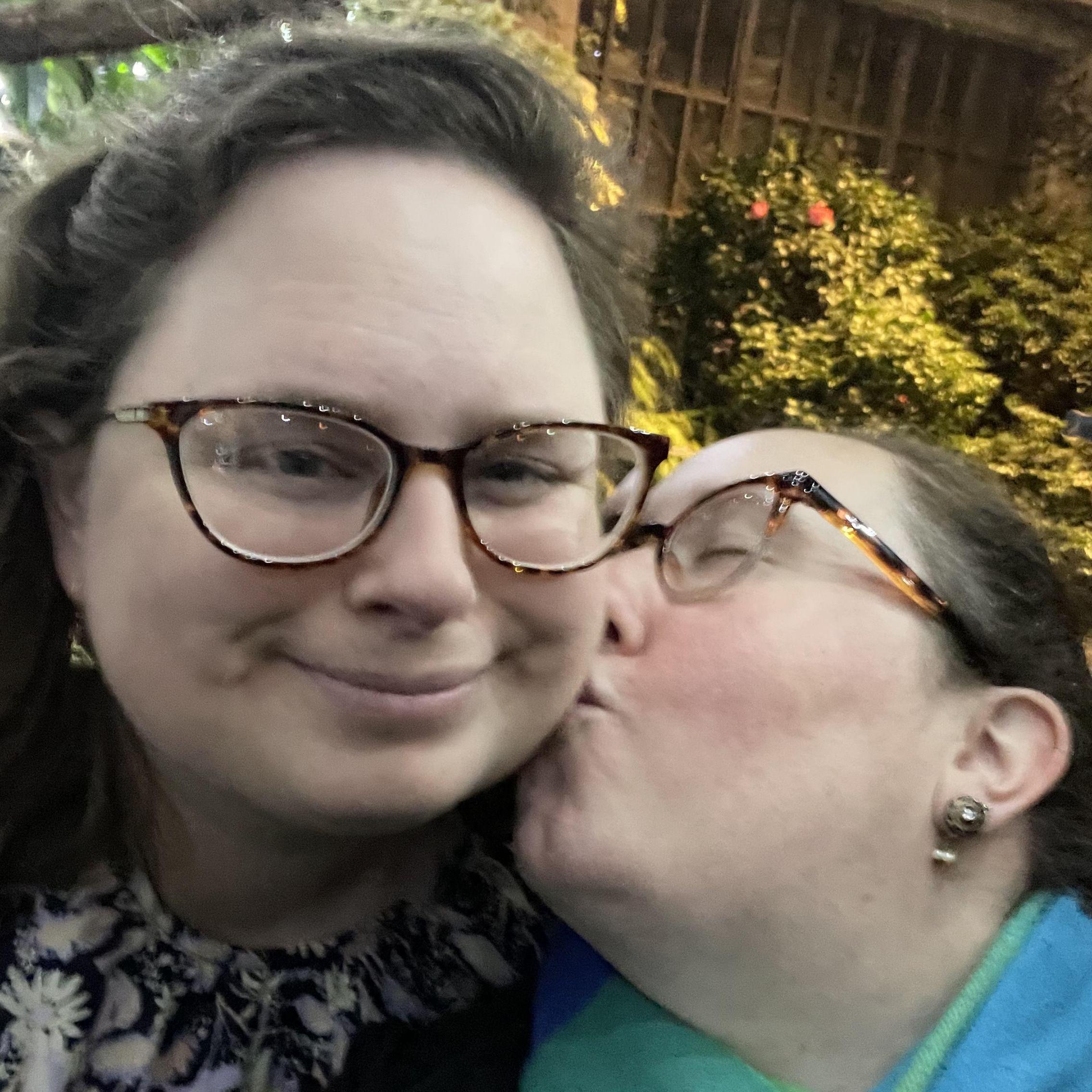 Smooches at Longwood Garden 2023!