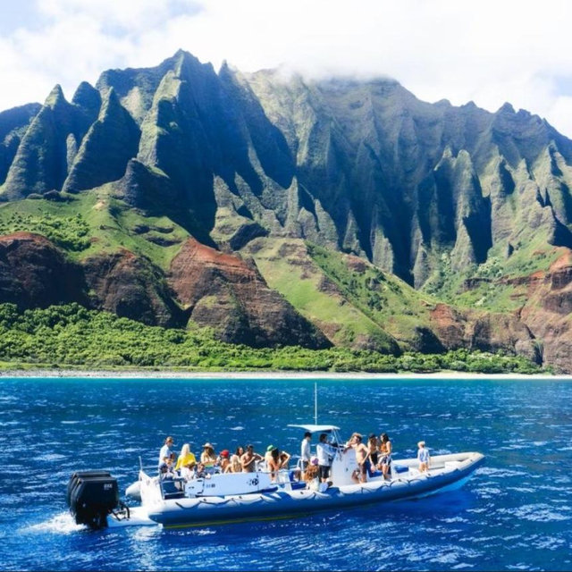 Na Pali Coast Snorkel Boat Tour
