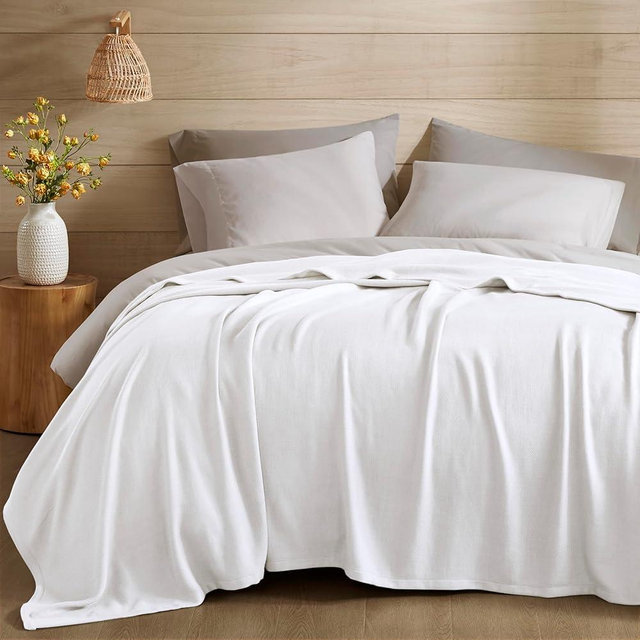 Madison Park King Size Blanket, 70% Rayon Bamboo-Based, 30% Cotton, Breathable for Hot Sleepers Menopause, Ultra Soft and Snag-Resistant, Summer Blanket for Bed or Couch, King 108"x90", White