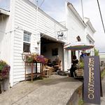 Tweets Cafe & Bow Area