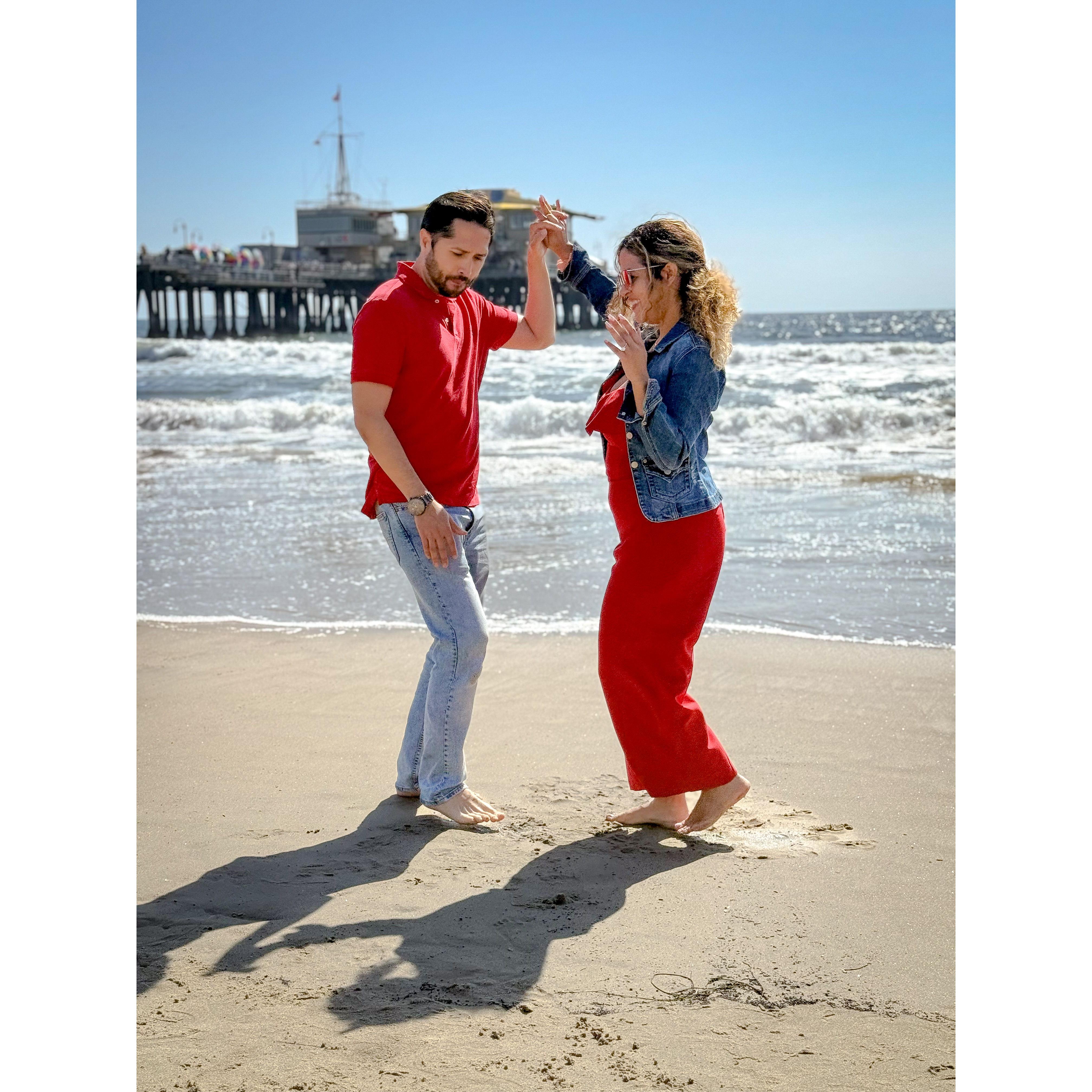 So we did a spontaneous dance.../Así que hicimos un baile espontáneo...