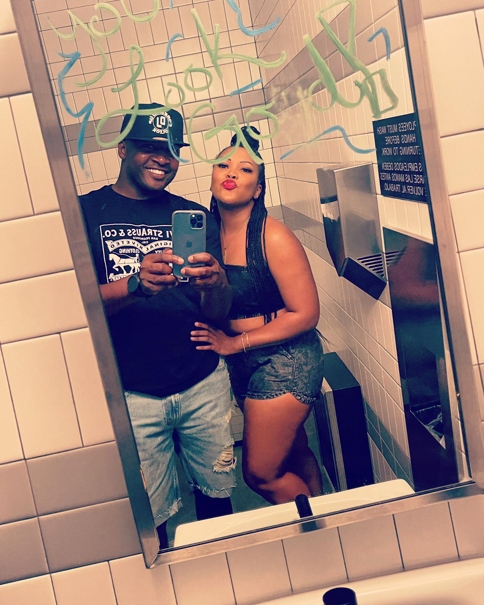 Bathroom selfie 🤳🏽