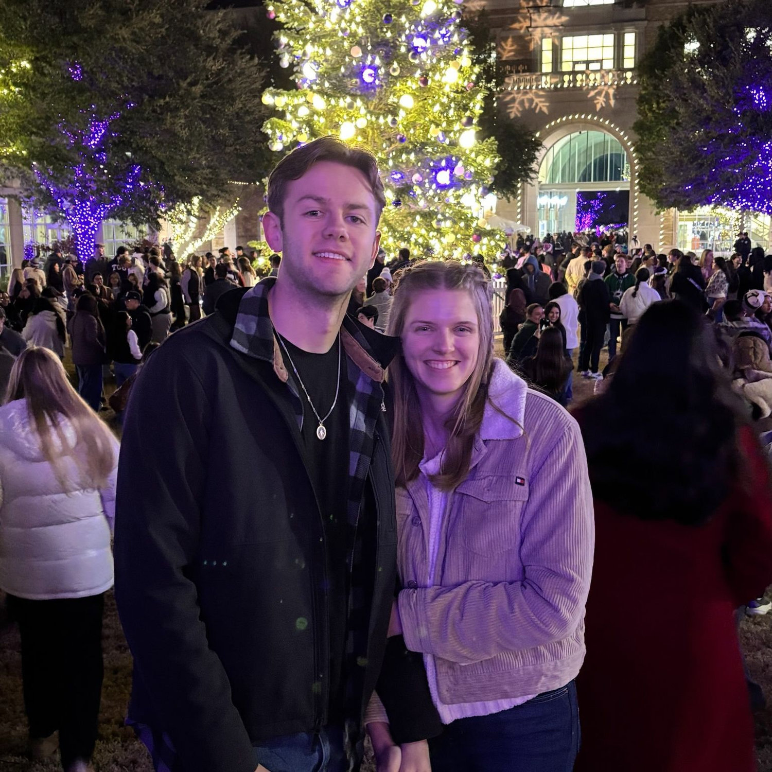 *technically* their first Christmas tree lighting, since last Christmas Jalyn sacrificed Charley to do the iGive Catholic livestream with Catherine.