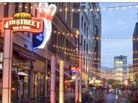 East 4th Bar and Restaurant Scene