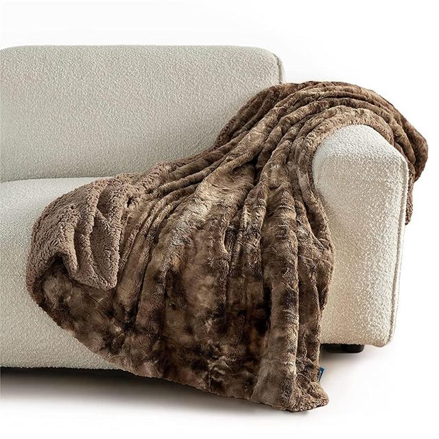 Bedsure Faux Fur Blankets Twin Size - Brown Fuzzy Plush Fluffy Soft Sherpa Fleece Twin Blanket for Bed, 60x80 inches