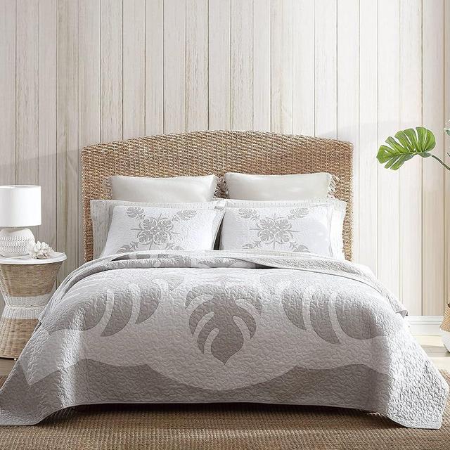 Tommy Bahama - King Quilt, Reversible Cotton Bedding, Lightweight Home Decor for All Seasons (Grey/Off White, King)