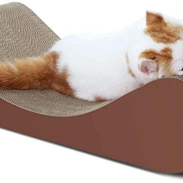 ScratchMe Cat Scratcher Cardboard Lounge Bed, Cat Scratching Post with Catnip, Durable Board Pads Prevents Furniture Damage