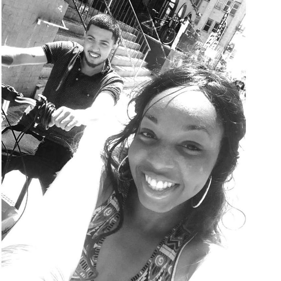 Throw back to Venice beach 🏖 racing the electric scooters