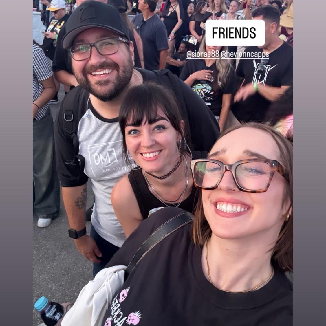 At Warped Tour with Rylee! 🤘🏻