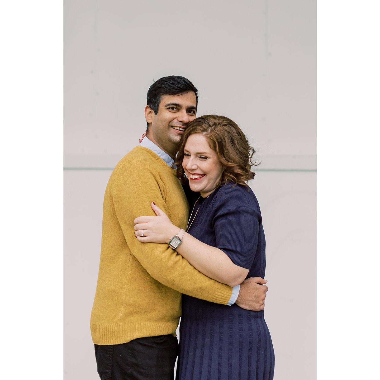 Engagement pictures in Discovery Park in Seattle, Washington. Photographer: Sarah Harris