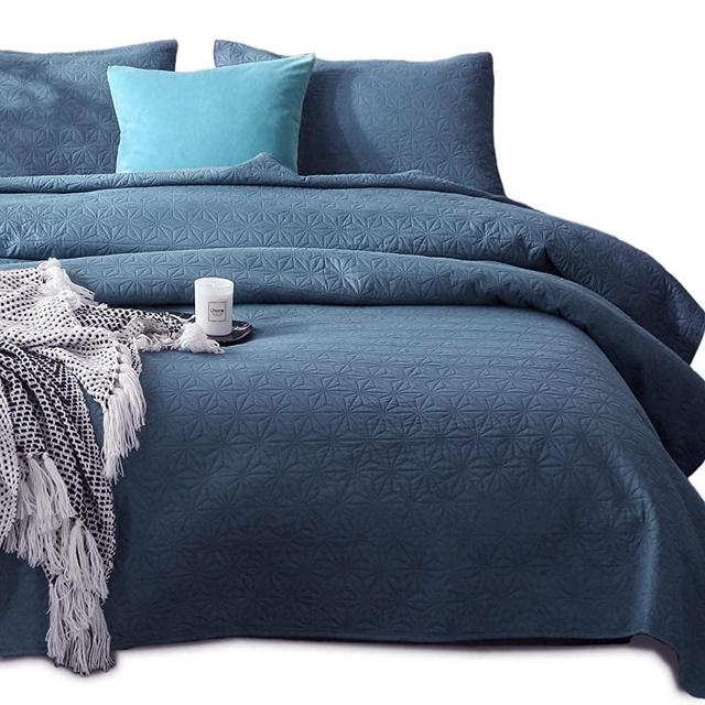 KASENTEX Coverlet Quilt Set-Pre Washed-Luxury Microfiber Soft Warm Bedding-Solid Colors Bedspread-Contemporary Design (Natural Bluestone Star, Oversized King + 2 King Shams)