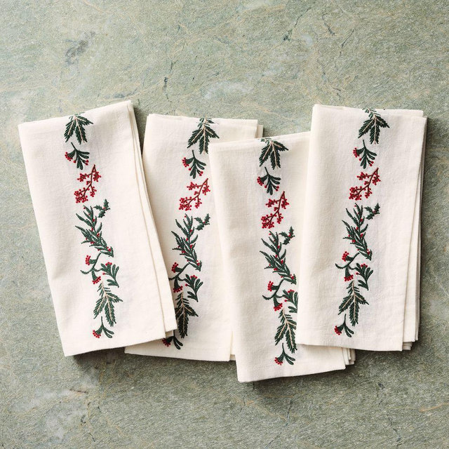 Tannenbaum Border Winter Berries Napkins, Ivory, Set of 4