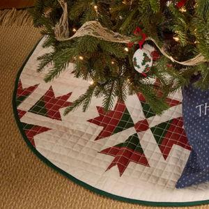 Poinsettia Quilted Tree Skirt