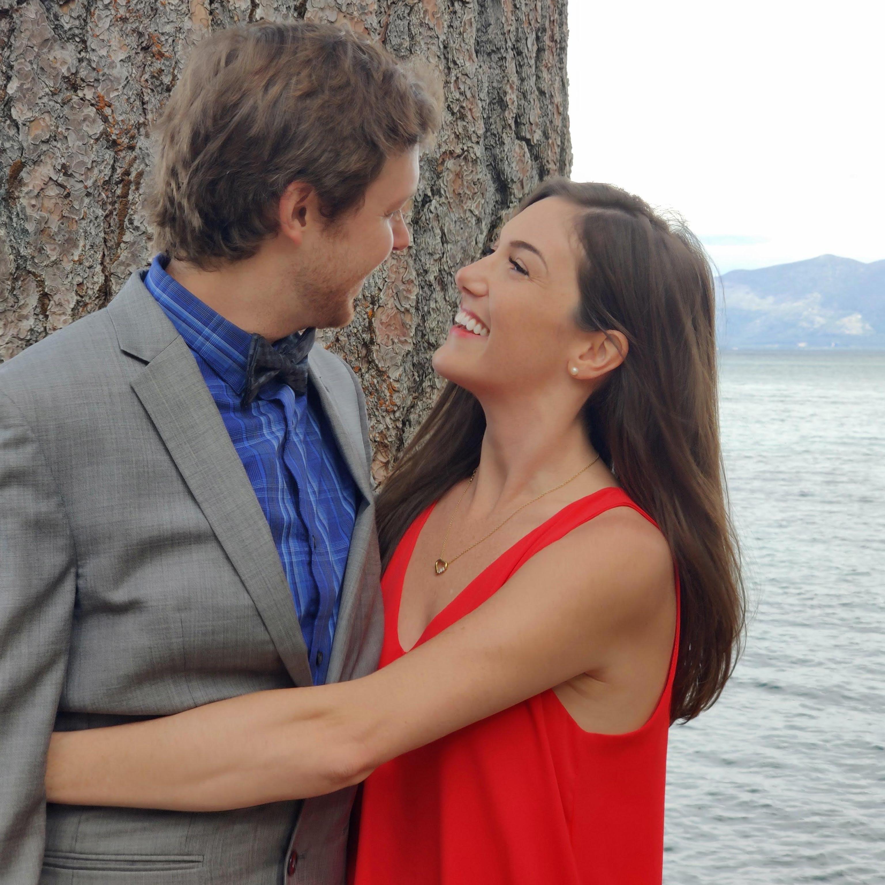 Who doesn't love a lake wedding?!!