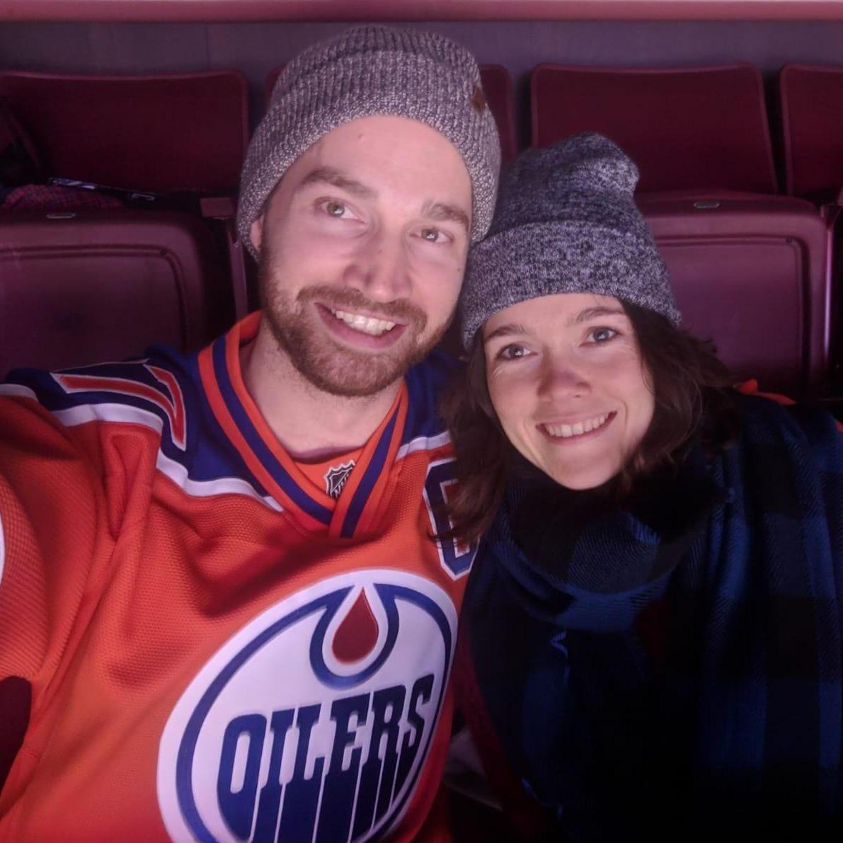 Hockey game: Oilers vs Canucks