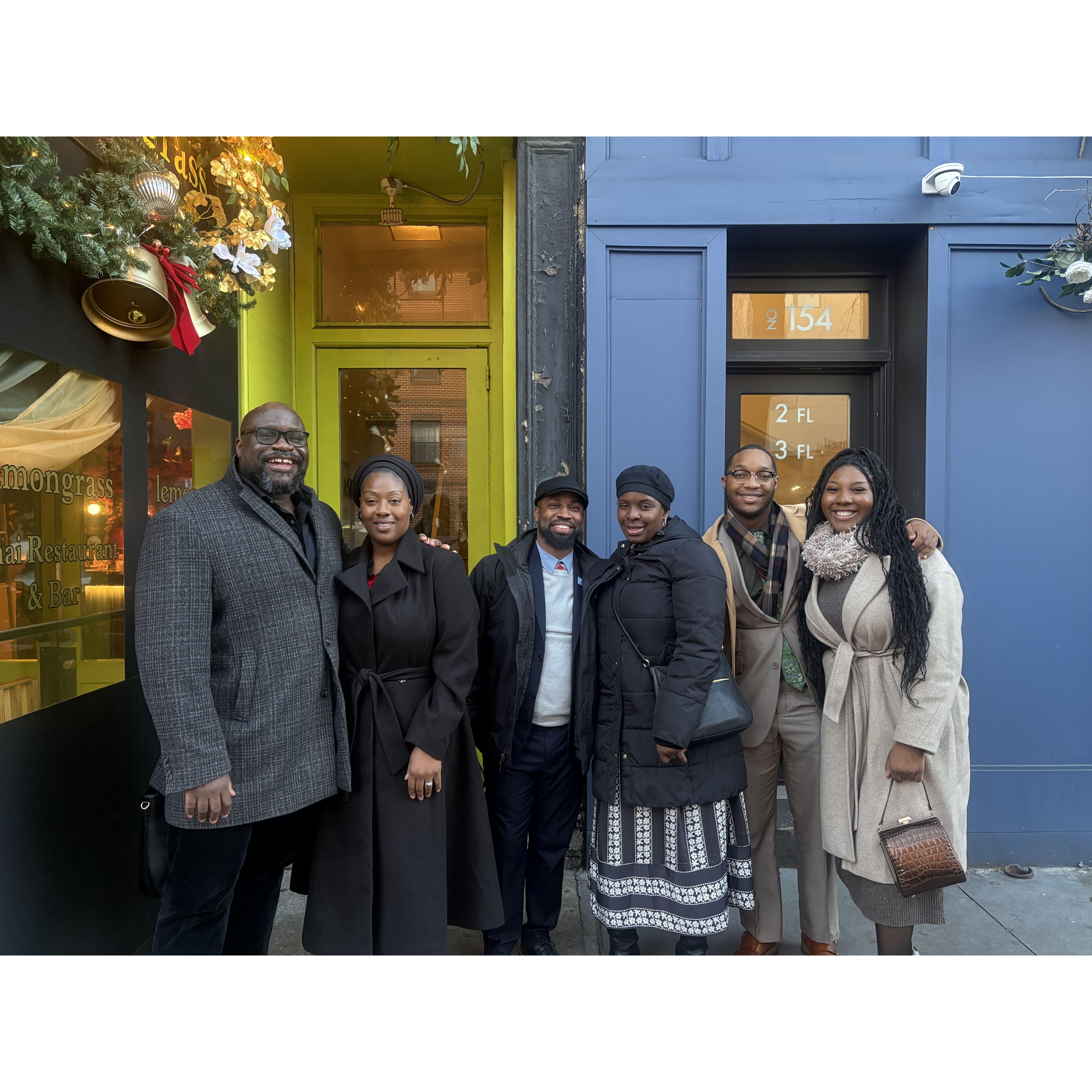 Crisp air, cozy coats, and amazing company ❄️✨ Grateful for moments like these with dear friends. 

#WinterVibes #GoodTimesTogether #LemongrassDinner