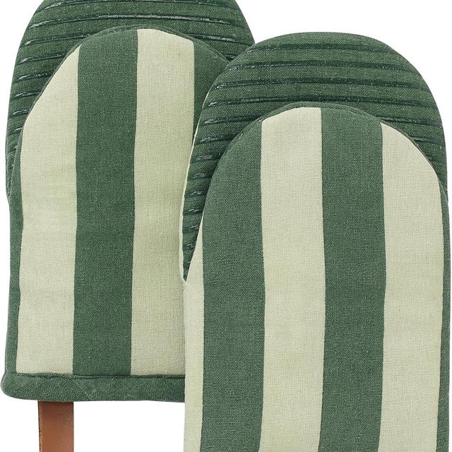Folkulture Oven Mitts - Set of 2 (5.75"x9") | Oven Mitts with Hanging Loop for Cooking Gifts for Women, Kitchen Decor| 100% Cotton, Silicone Heat Resistant Mini Mitts - House Warming Gifts (Matcha)