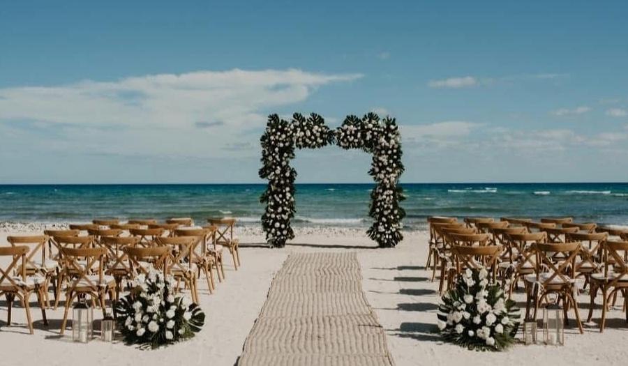 The Wedding Website of Isabel Perez and Lucas Faltz