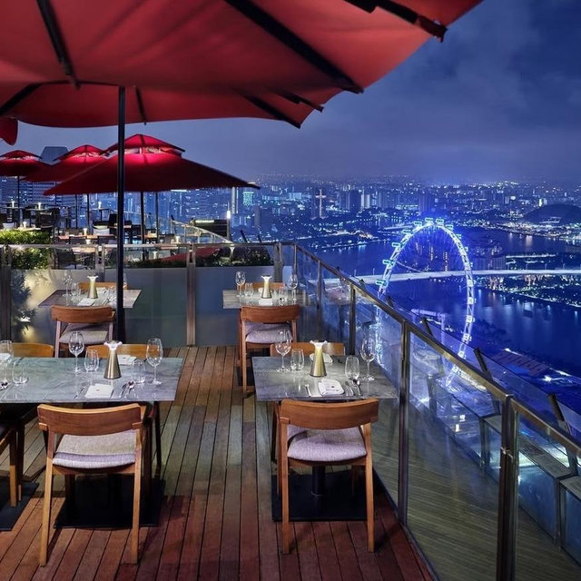 Romantic Dinner in Singapore