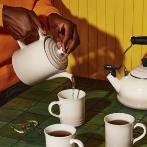 Coffee and tea pots
