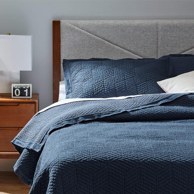 Rivet Modern Stone Washed Textured Geo Coverlet Bedding Set, King, Soft and Easy Care, 102&quot; x 90&quot;, Indigo
