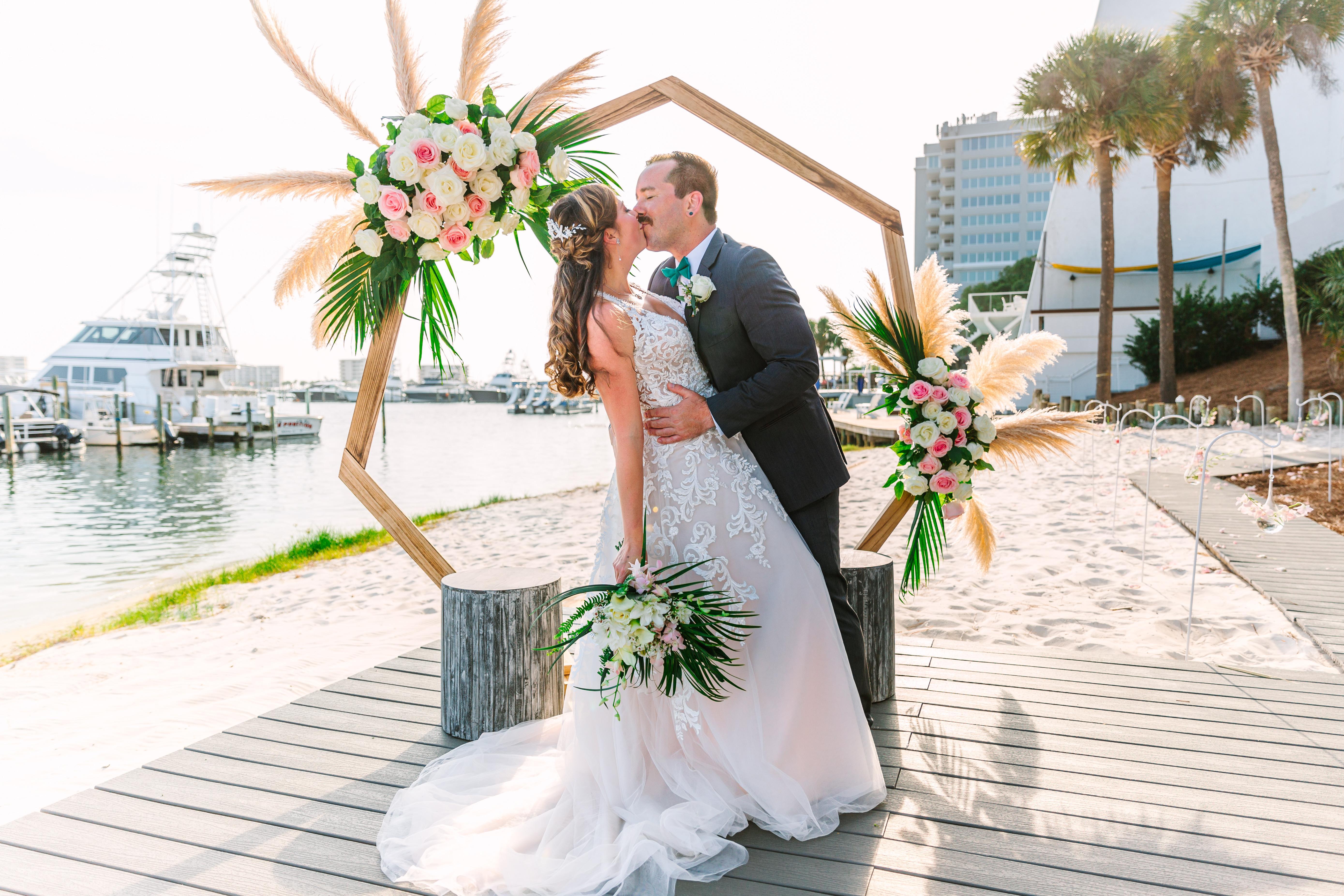 Galveston Wedding Venues - degreesnorthimages.com, image size:5556x3704