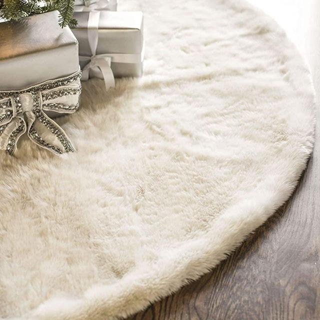 Balsam Hill Lodge Faux Fur Tree Skirt, 72 inches, Ivory White