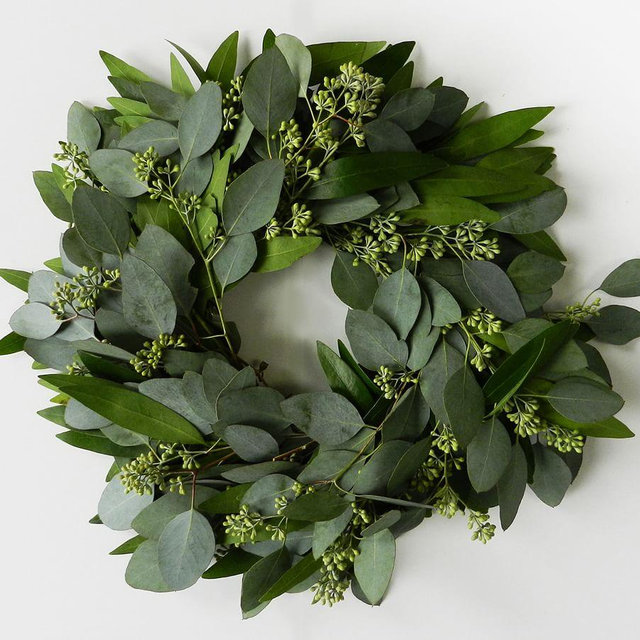 Fresh Bay Leaf and Seeded Eucalyptus Wreath, 20"