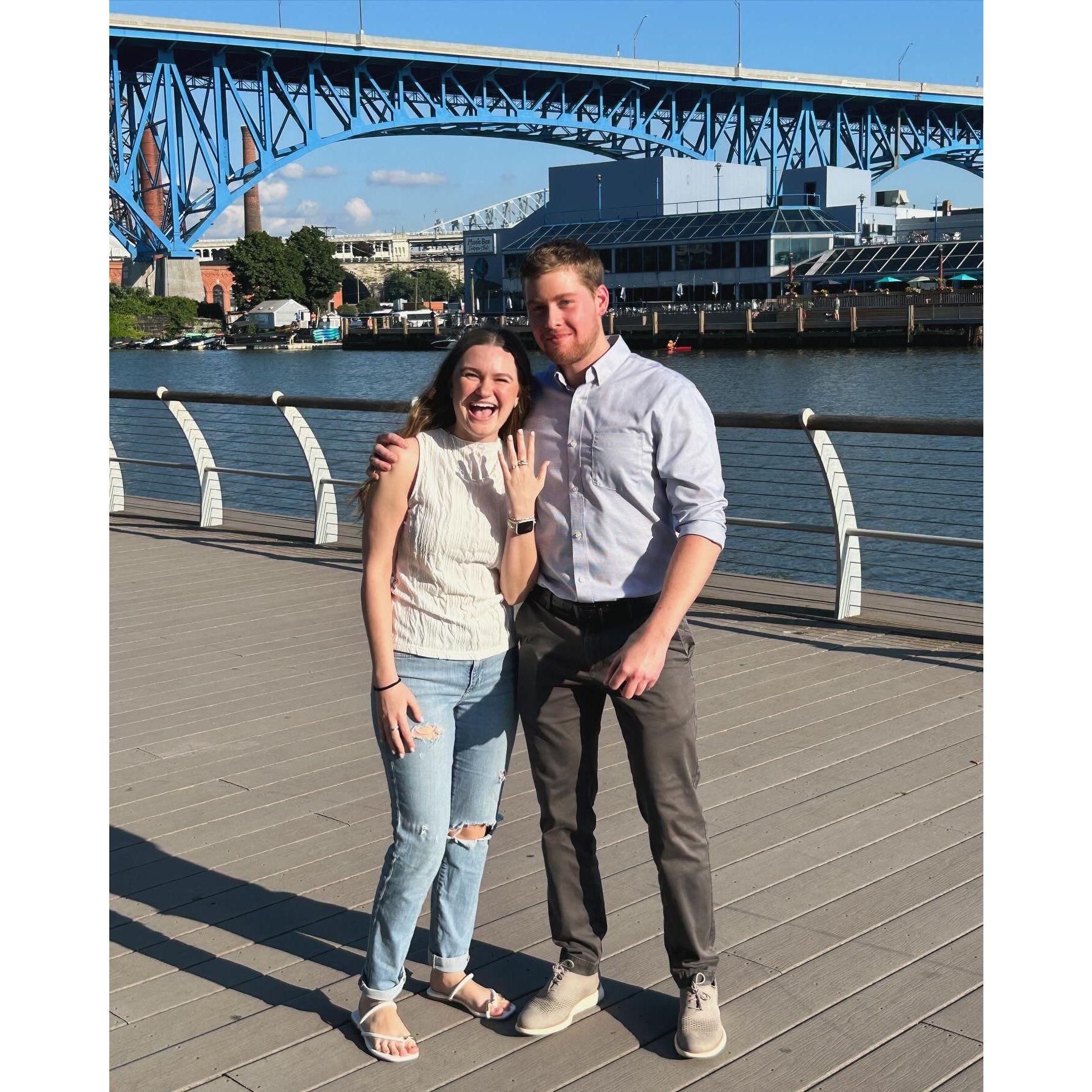 Jake proposed to Tara by surprising her when she thought she was going to a girls dinner with his sisters in The Flats.