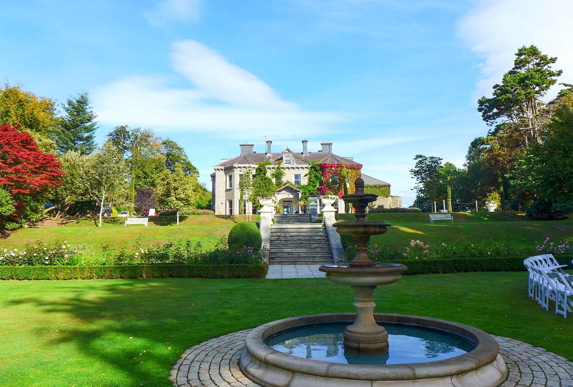 The Wedding Website of Nicole Valdez and Roshan Perera