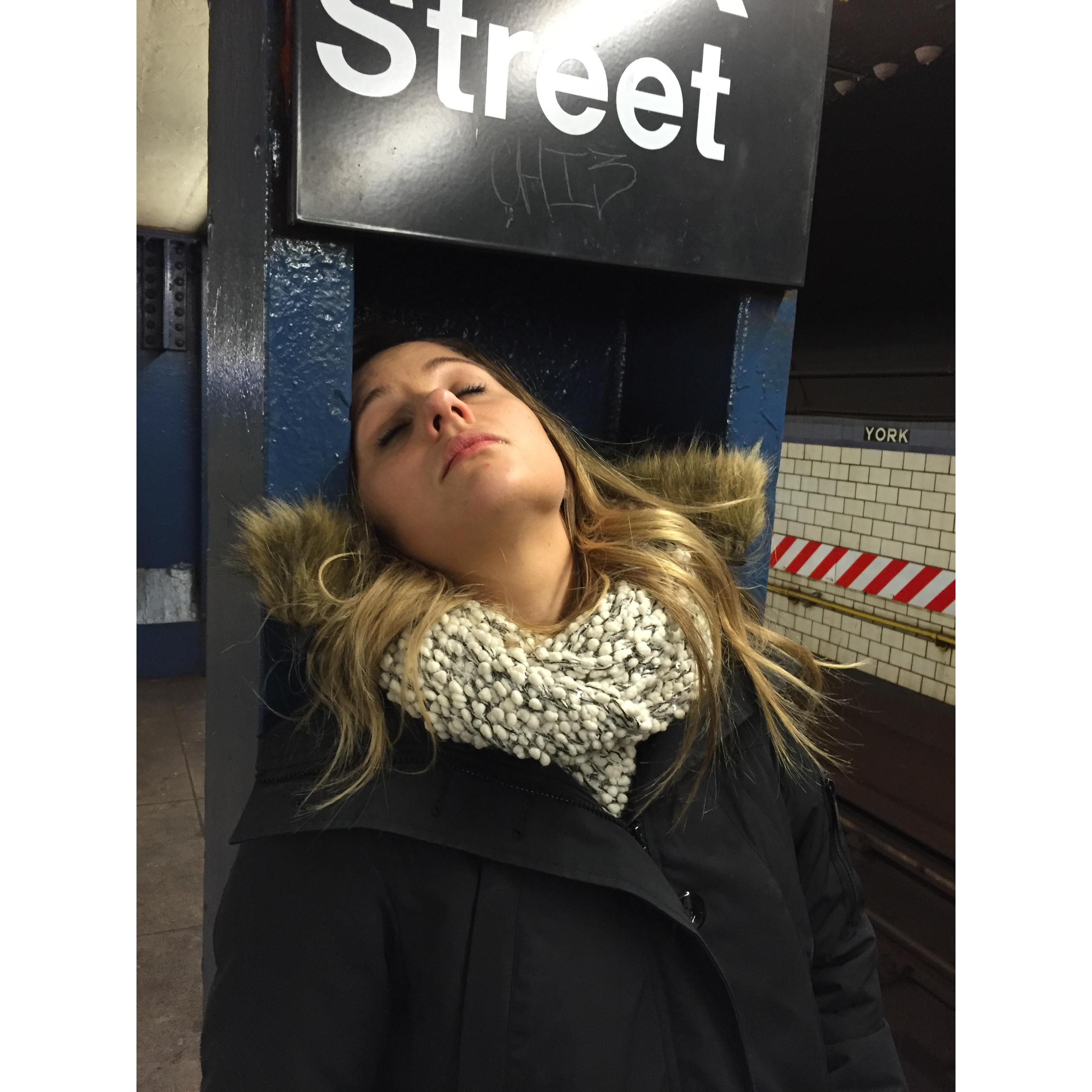 how you know she loves taking the subway