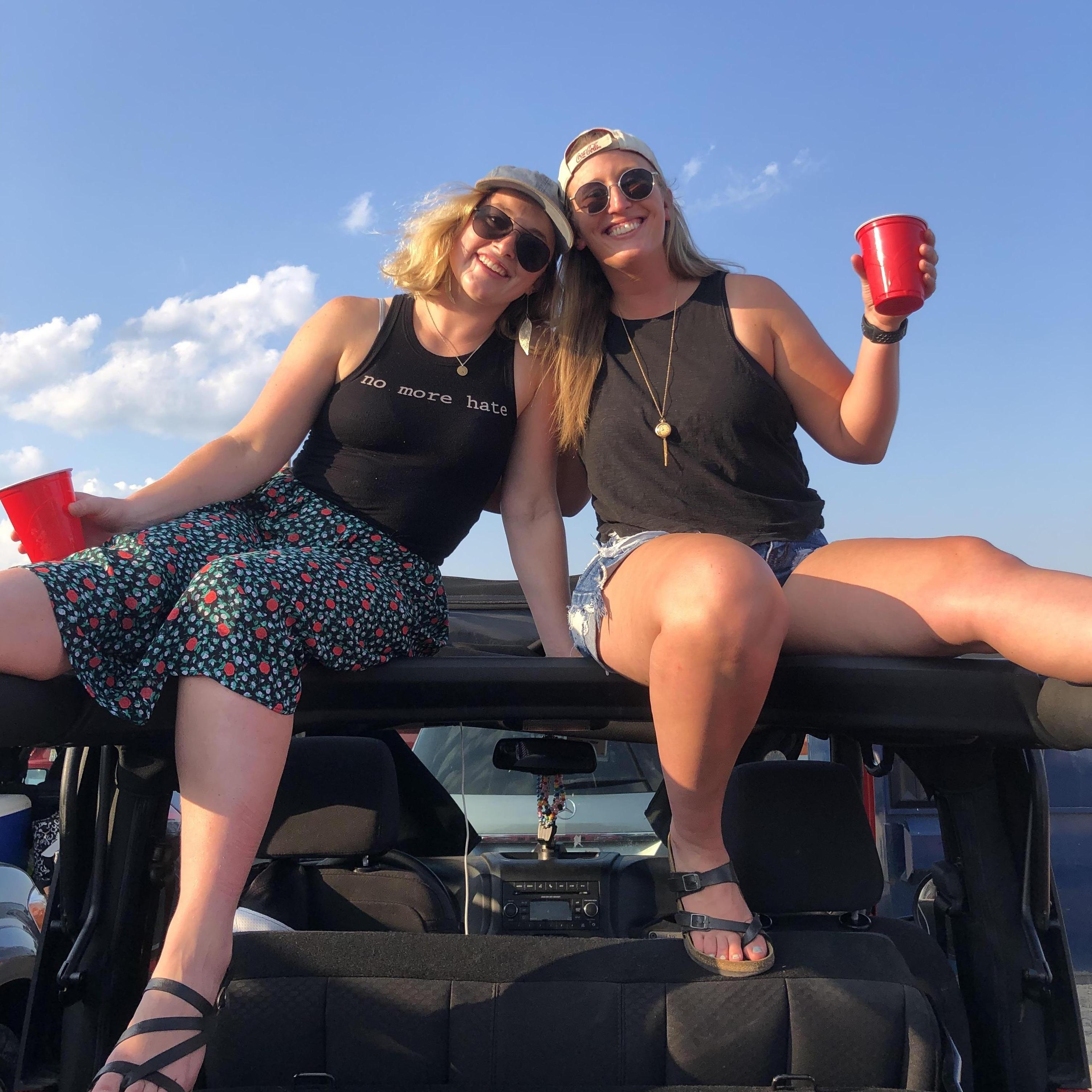 Hootie & the Blowfish concert - Tailgating on the Jeep - July 2019